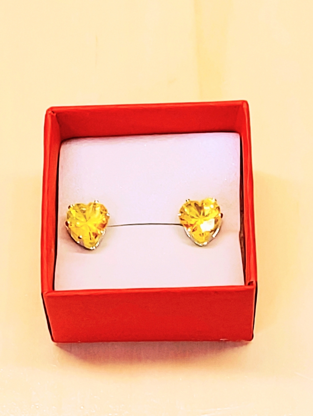 HEART SHAPED CITRINE ZIRCONIA 8mm SILVER PLATED POST EARRINGS NEW IN GIFT BOX
